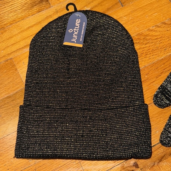 NWT Juncture women’s 2 piece winter bundle toboggan hat cap gloves black silver - Picture 2 of 9